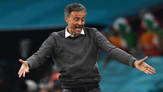 恩里克：莫拉塔带伤要求射点球 卢卡库给我启发